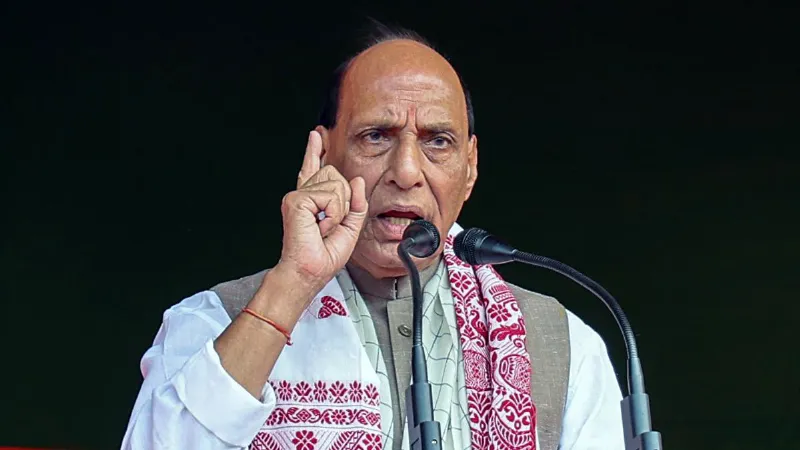 'हमारा पड़ोसी गलत हरकत कर सकता है', ईरान जंग के बीच राजनाथ सिंह ने चेताया, बोले- अबकी बार छोड़ेंगे नहीं