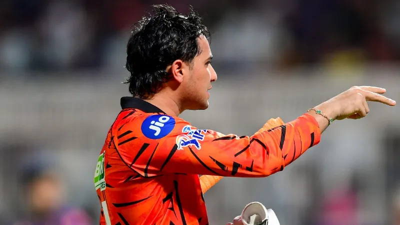 IPL 2026: शानदार पारी के बाद भी अभिषेक शर्मा पर गिरी गाज, लगा 25% जुर्माना, एक डिमेरिट पॉइंट भी मिला