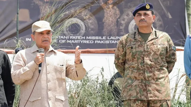 'मुनीर पाकिस्तान के हीरो', अमेरिका-ईरान सीजफायर पर खुशी से उछलने लगे शहबाज शरीफ, कहा- अल्लाह ने...