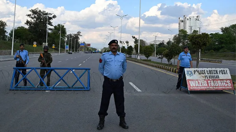 एयर डिफेंस एक्टिव, सेना और एयरफोर्स अलर्ट... US-ईरान वार्ता से पहले किले में तब्दील हुआ इस्लामाबाद