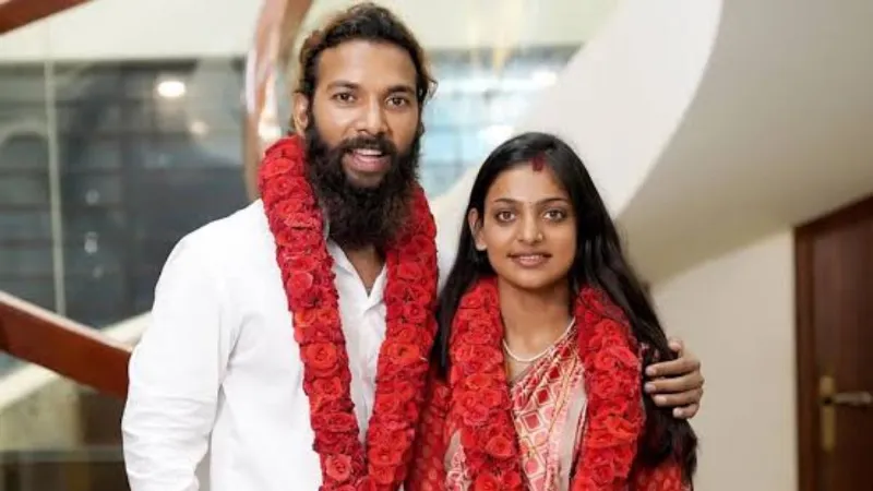 नाबालिग निकली महाकुंभ की 'वायरल गर्ल' मोनालिसा, फरमान के खिलाफ POCSO में FIR, कैसे हुआ खुलासा?