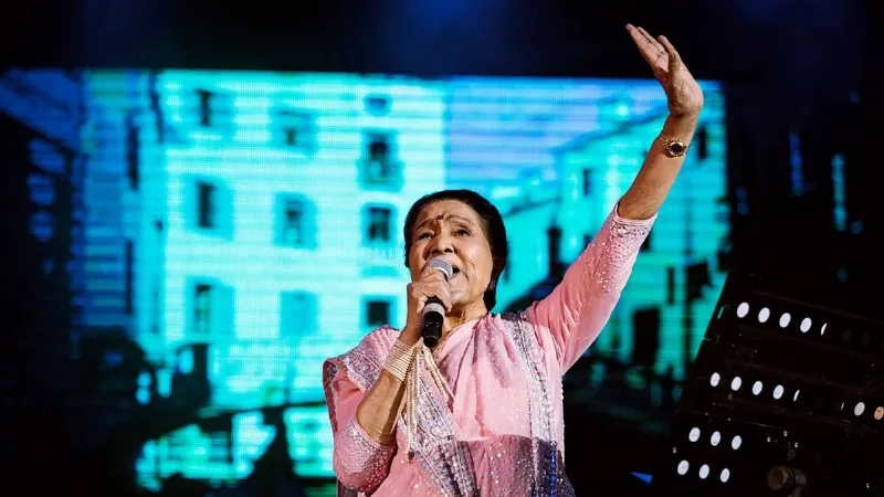 20 भाषाओं में गाए 12 हजार गाने, एक्टिंग में भी आजमाया हाथ... आशा भोसले के जीवन से जुड़ी कुछ अनसुनी बातें