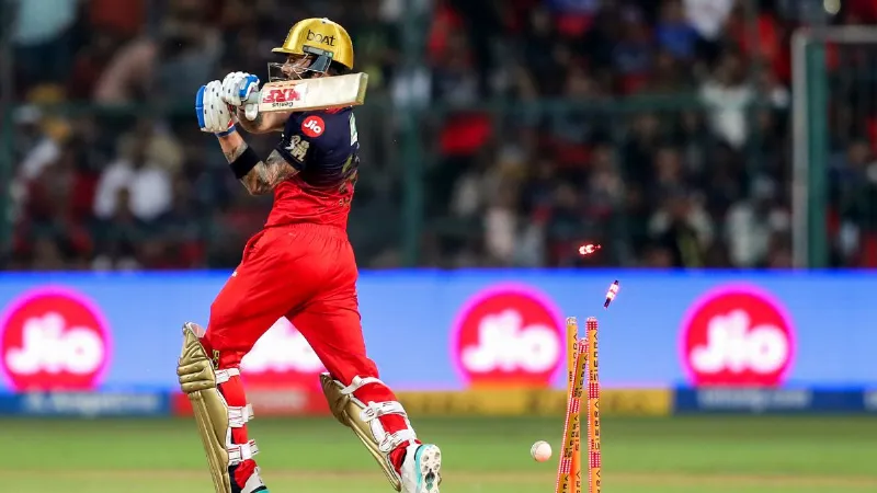 IPL 2026: विराट कोहली का तूफानी अंदाज, एक ओवर में जड़े 5 चौके, अगले ही ओवर में रबाडा ने कर दिया खेल
