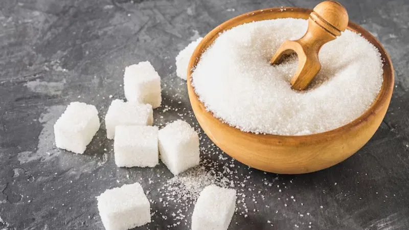 Daily Sugar Limit: कहीं जरूरत से ज्यादा शुगर तो नहीं खा रहे आप? जानें एक दिन में कितना मीठा खाना सेफ