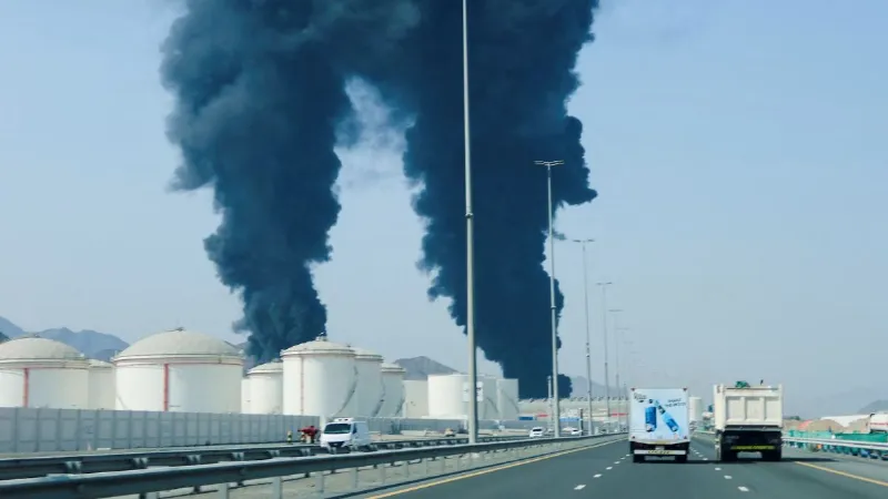 Iran Attacks UAE: शांति के बाद मिडिल ईस्ट में फिर लगी आग! ईरान ने UAE पर मिसाइल और ड्रोन से किया हमला