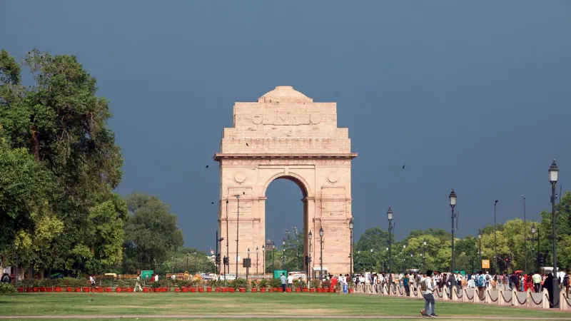 Weather: गर्म हवाएं और भीषण गर्मी से मिलेगी राहत, फिर बदलेगा मौसम का मिजाज, बारिश और आंधी का अलर्ट जारी