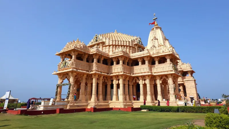 महमूद गजनवी ने सोमनाथ मंदिर से लूटा था 6 टन सोना, आज उसकी कीमत जानकर रह जाएंगे हैरान