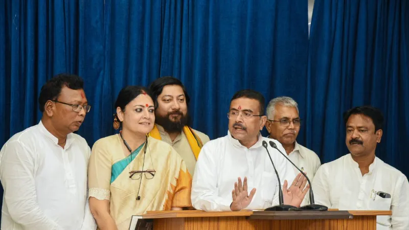 बंगाल में मंत्रियों के विभागों का बंटवारा, दिलीप घोष को मिला पंचायत, जानें किसे मिली कौन-सी जिम्मेदारी