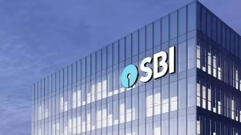 बैंक में नौकरी का सुनहरा मौका! SBI में 4000 पदों पर होगी भर्ती, जानें कितनी मिलेगी सैलरी