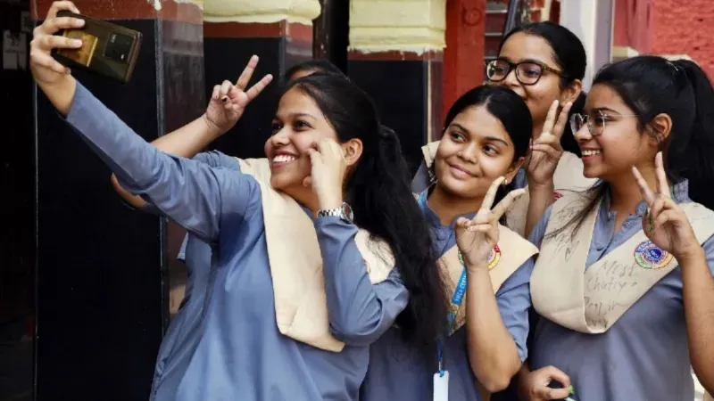 लाखों छात्रों का इंतजार खत्म, CBSE 12वीं का रिजल्ट हुआ घोषित; ऐसे देखें अपना स्कोरकार्ड