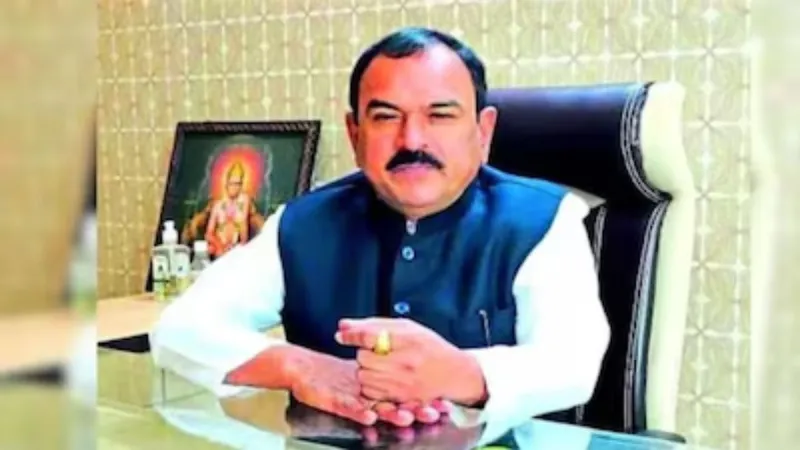 ED का बड़ा एक्शन, महिलाओं को ब्लैकमेल करने वाला बाबा अशोक खरात अरेस्ट, करोड़ों की नकदी और गहने जब्त