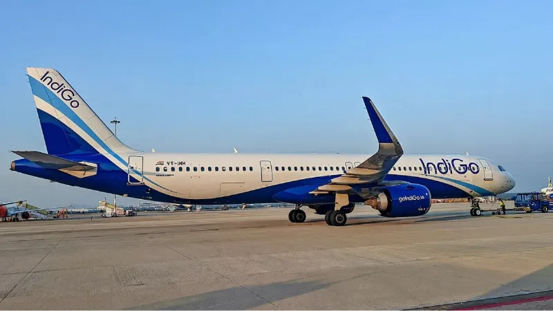 उड़ान भरने वाला था IndiGo विमान, तभी फ्लाइट में दिखा धुंआ... बेंगलुरु एयरपोर्ट पर टला बड़ा हादसा