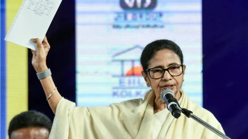 TMC 100 councilors resigned 6 MLAs including Kakoli Ghosh attended CM Shubhendu meeting