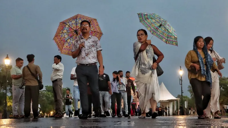झुलसाती गर्मी से मिलने वाली है राहत, दिल्ली-UP में बदलेगा मौसम का मिजाज, 30 मई तक तेज बारिश का अलर्ट