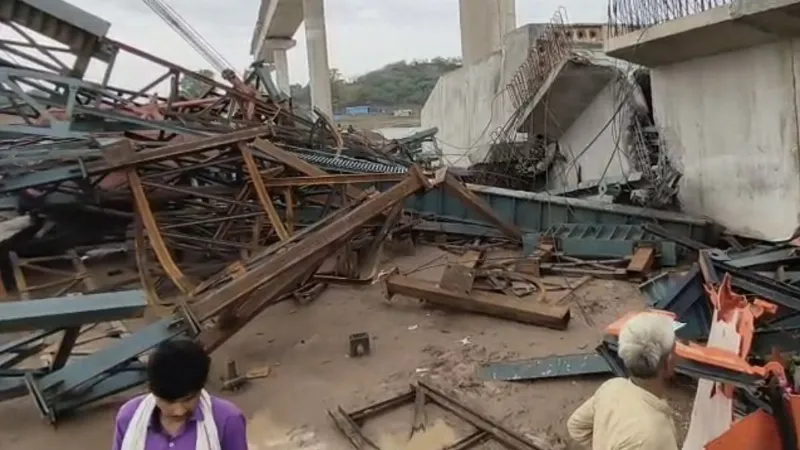 Hamirpur Bridge Collapse under construction collapsed due to storm and rain