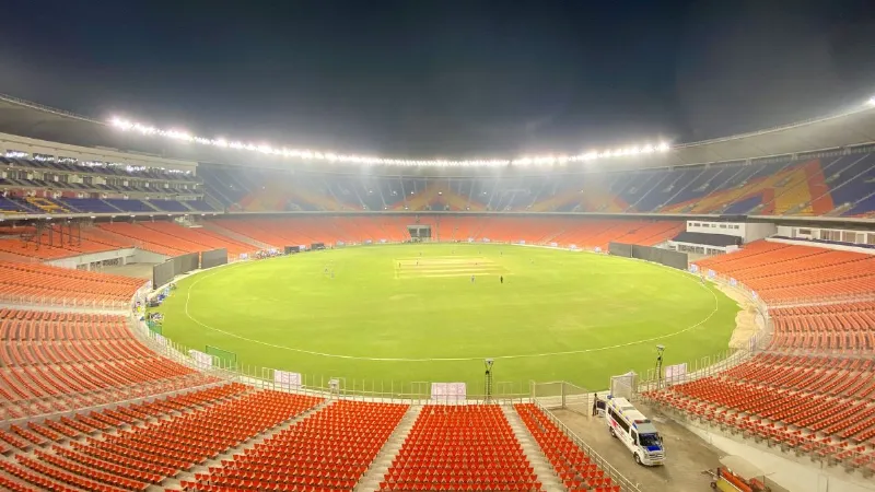 RCB vs GT Final: अहमदाबाद में बल्लेबाजों का चलेगा जादू या गेंदबाज मचाएंगे तहलका? जानिए पिच रिपोर्ट