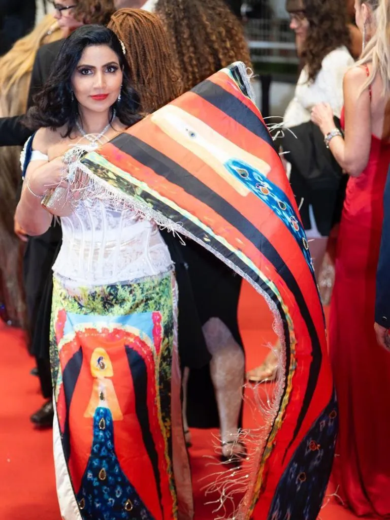 कैनवास से Cannes तक... मयूरी मित्तल ने रचा इतिहास, कान्स के रेड कार्पेट पर बिखेरा जलवा