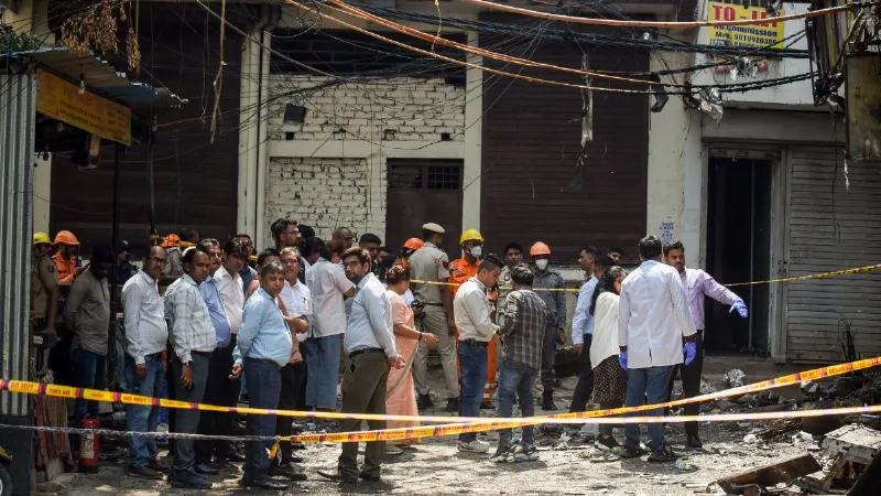 दिल्ली के मालवीय नगर में आग का तांडव, अब तक 21 लोगों की मौत; क्या है भयानक हादसे की वजह?