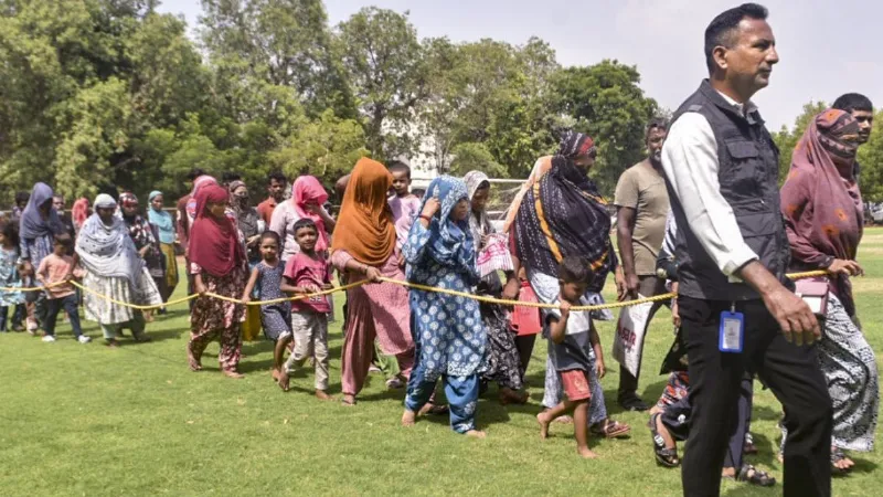 अवैध बांग्‍लादेशियों के खिलाफ गुजरात पुलिस चला रही 'ऑपरेशन डेल्टा हंट', 500 से ज्यादा लोग गिरफ्तार
