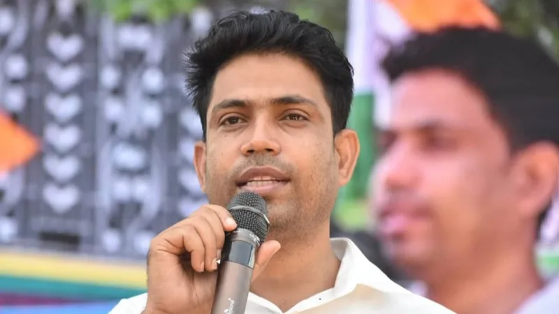बंगाल STF का बड़ा एक्शन, TMC नेता जहांगीर खान को नेपाल बॉर्डर से किया गिरफ्तार, जानें क्या है मामला