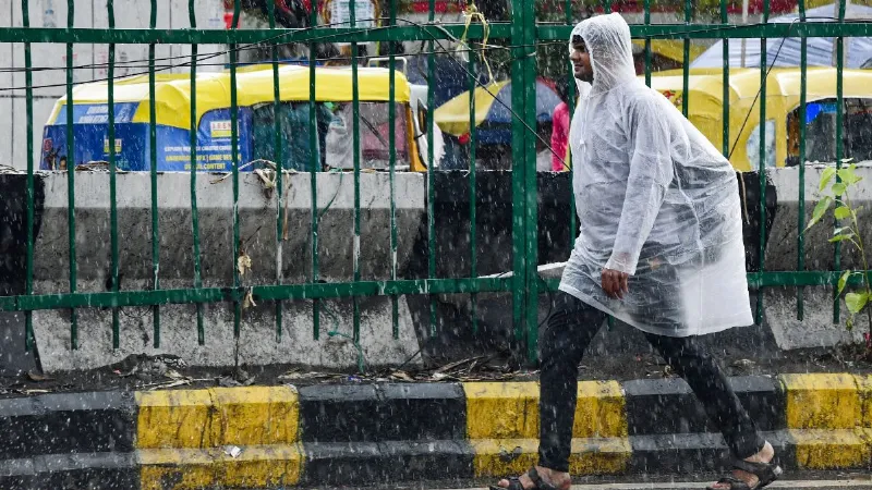 delhi-orange-alert-rainstorm-to-bring-heat-relief