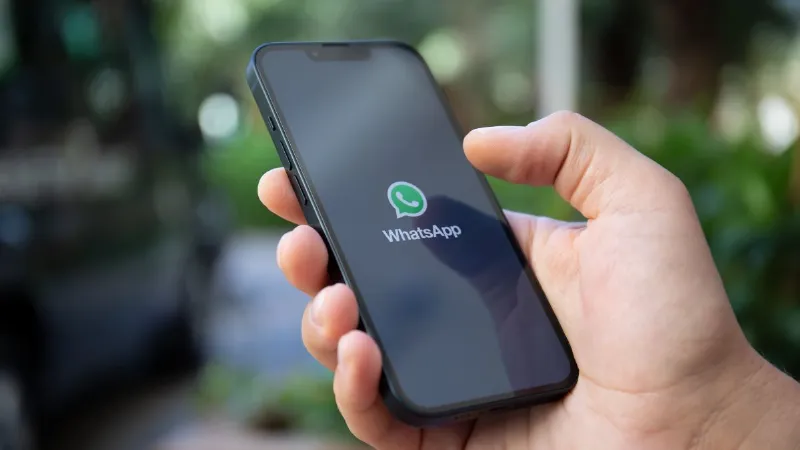iPhone यूजर्स के लिए बड़ी खुशखबरी! अब एक WhatsApp में चलेंगे दो अकाउंट, जानें पूरी डिटेल