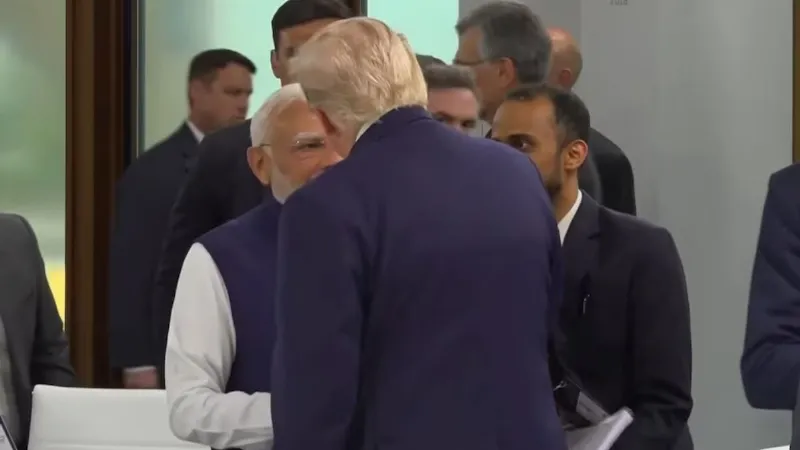 G-7 में साथ दिखे पीएम मोदी और डोनाल्ड ट्रंप, 16 महीने बाद हुई मुलाकात, हाथ मिलाकर किया अभिवादन