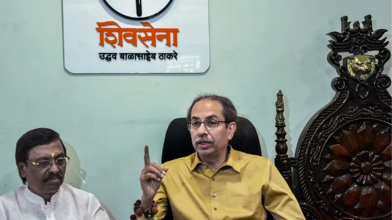 उद्धव ठाकरे को बड़ा झटका! शिवसेना (यूबीटी) के 6 सांसदों ने बनाई अलग राह, स्पीकर को सौंपी चिट्ठी