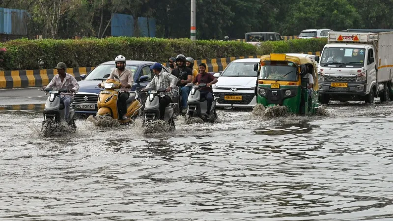Weather Alert: 15 राज्यों में भीषण आंधी और बारिश, 80KM की स्पीड से आएगा तूफान, IMD ने जारी किया अलर्ट