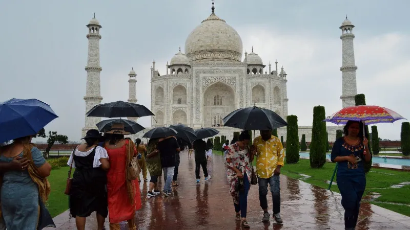 उत्तर प्रदेश में मौसम बदलेगा करवट, 5 दिन तक बरसेंगे बादल, IMD का ब्लू अलर्ट जारी
