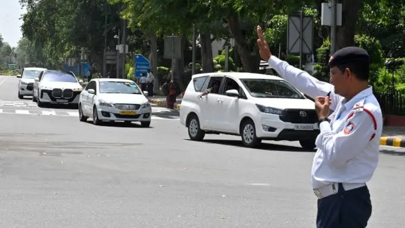 आज दिल्ली की इन सड़कों पर रहेगा ट्रैफिक जाम, पुलिस ने जारी की रूट एडवाइजरी; घर से निकलने से पहले पढ़ें