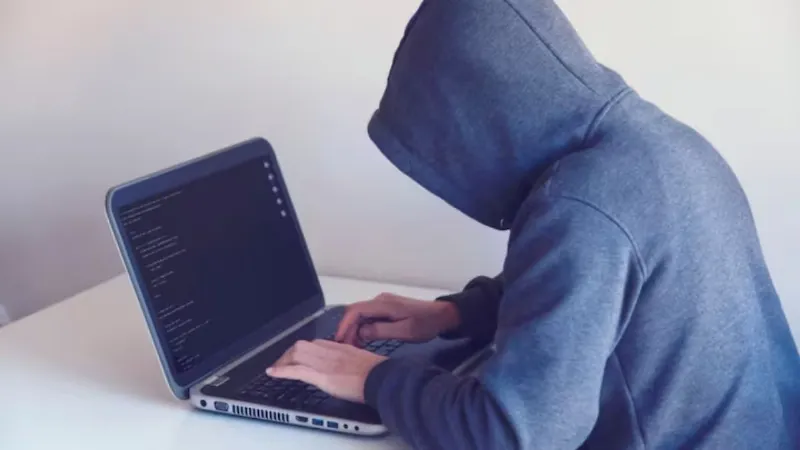 hackers-empty-bank-account-without-otp-scam-explained