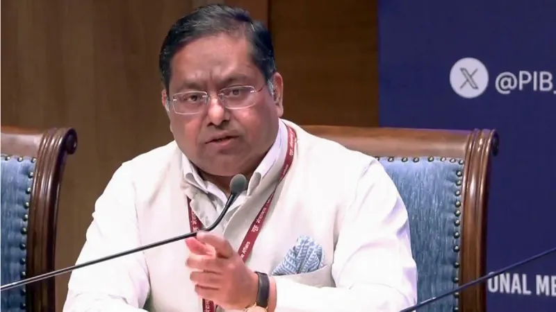 अपने गिरेबान में झांको... कराची ब्लास्ट के बाद पाकिस्तान ने उगला जहर, तो भारत ने लगाई लताड़