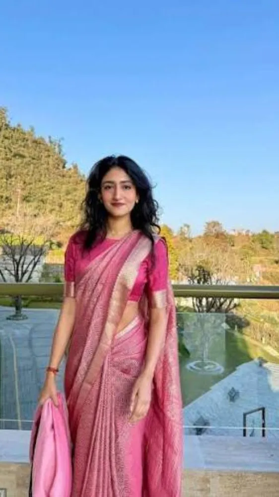 सोशल मीडिया पर थे 1 लाख फॉलोअर्स, 3 बार फेल होने के बाद बंद किया अकाउंट... अब नेहा ने क्रैक किया UPSC