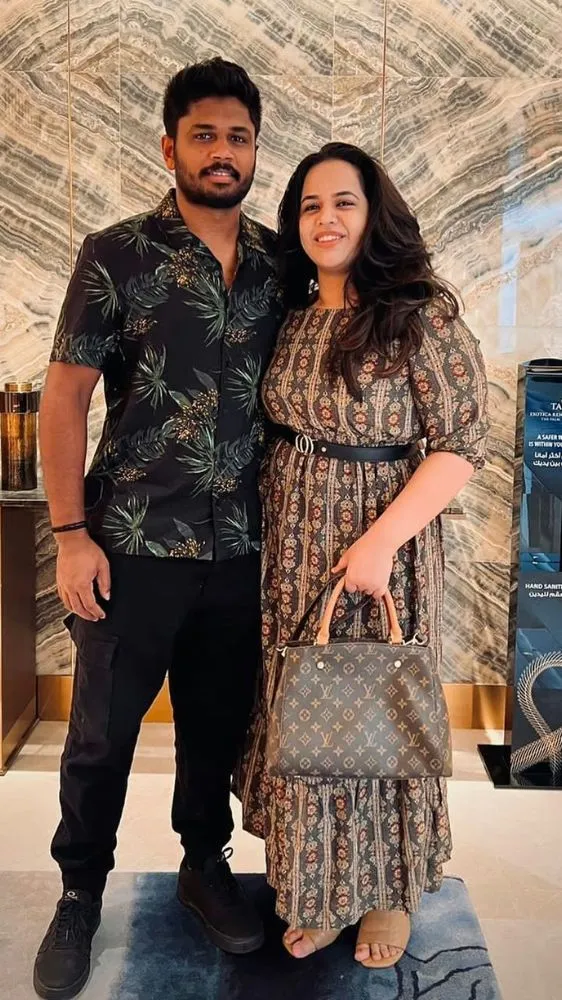 मैदान पर चौके-छक्के, दिल में सिर्फ चारुलता... ऐसी है संजू सैमसन की खूबसूरत लव स्टोरी