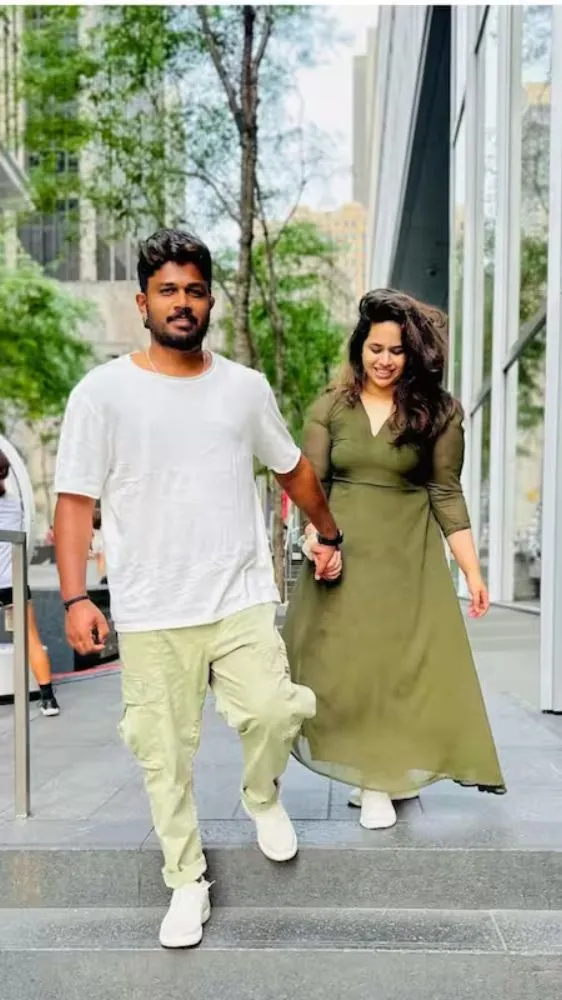 मैदान पर चौके-छक्के, दिल में सिर्फ चारुलता... ऐसी है संजू सैमसन की खूबसूरत लव स्टोरी