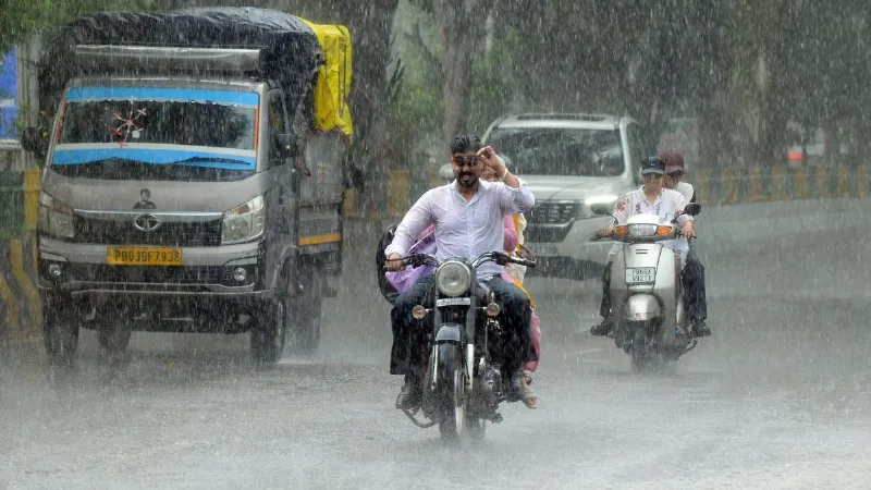 भीषण गर्मी से मिलेगी राहत! 4 दिनों तक होगी झमाझम बारिश, जानिए किन राज्यों में बरसेंगे बादल