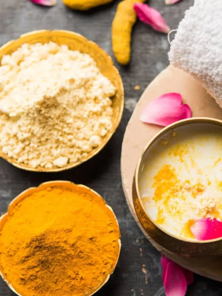 चेहरे पर चाहिए नेचुरल ग्लो? घर पर बनाएं ये 2 असरदार फेस पैक