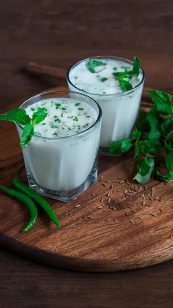 Leftover Milk Hacks: कई दिन का बचा हुआ दूध फेंकने से पहले जानें ये 6 शानदार इस्तेमाल