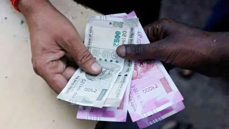 Income Tax Rules: कैश में लेन-देन करने से पहले हो जाएं सावधान! इन नियमों की अनदेखी की तो भरना पड़ेगा जुर्माना?