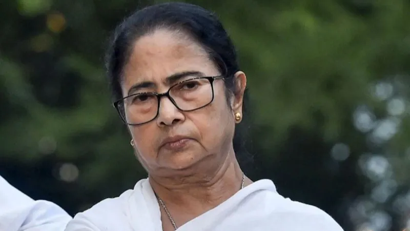 ममता बनर्जी की बढ़ीं मुश्किलें! ED ने TMC से जुड़े 3 अकाउंट किए फ्रीज, जमा हैं 440 करोड़ रुपये