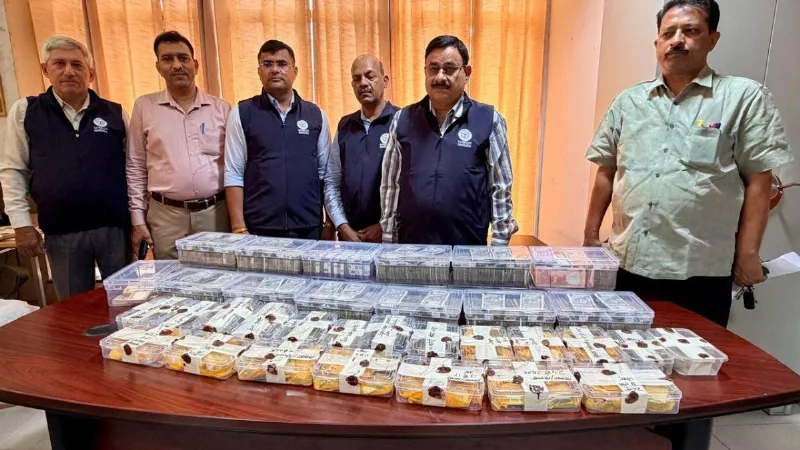 13 किलो सोना, 9 किलो चांदी और करोड़ों की नकदी... पूर्व ARTO के घर छापेमारी, संपत्ति देख दंग रह गए अफसर