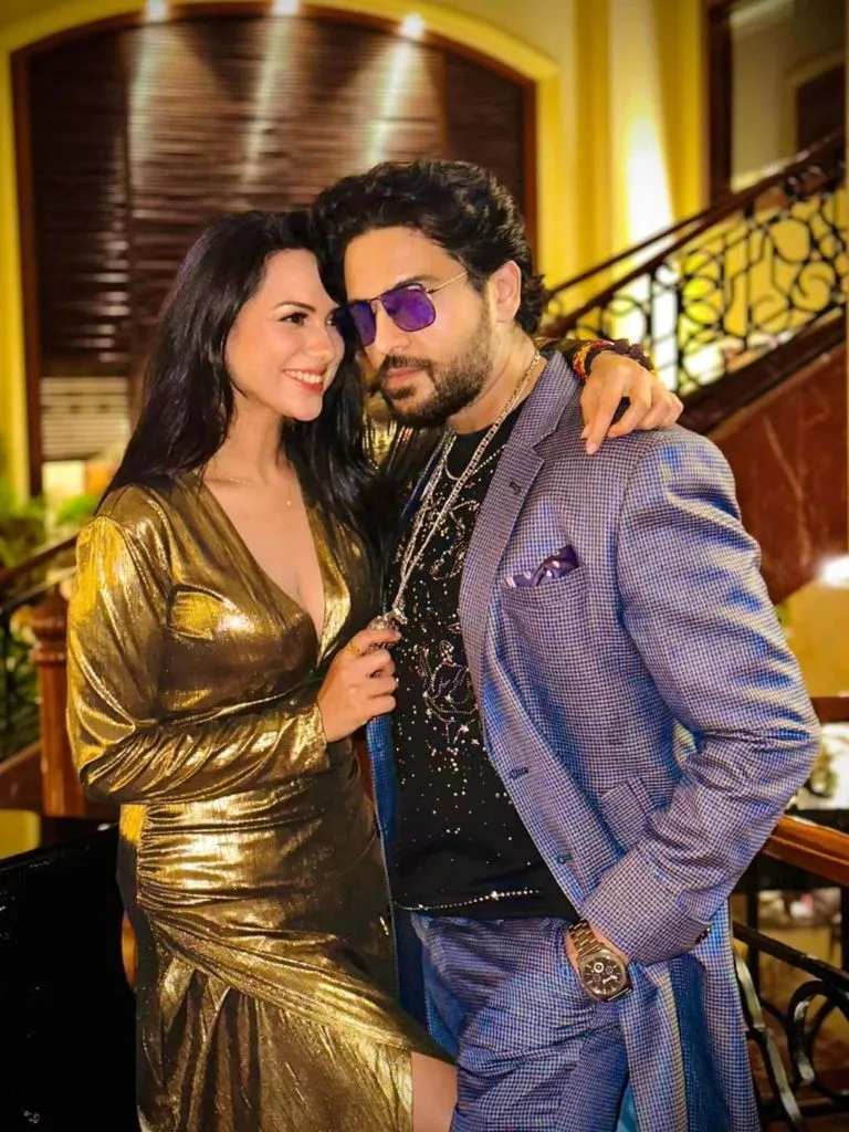 9 साल साथ निभाया, अब होंगे अलग! शादी से पहले जानते थे गौरव खन्ना पत्नी की बायसेक्शुअलिटी 9 साल साथ निभाया, अब होंगे अलग! शादी से पहले जानते थे गौरव खन्ना पत्नी की बायसेक्शुअलिटी
