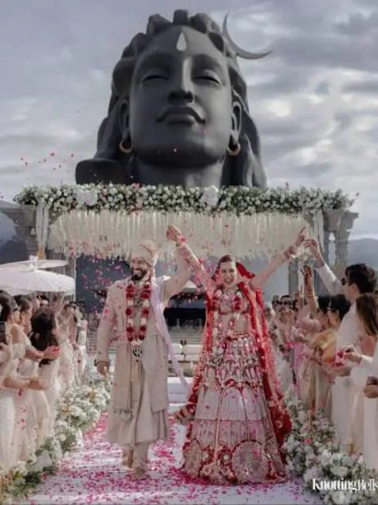 शादी के 15 दिन बाद बदला एक्ट्रेस का अंदाज! पति संग दिखीं, लेकिन नहीं पहना मंगलसूत्र
