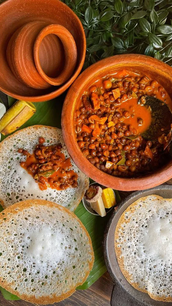 बारिश में क्यों बिगड़ जाता है पाचन? एक्सपर्ट ने बताए 5 बड़े कारण और आसान बचाव