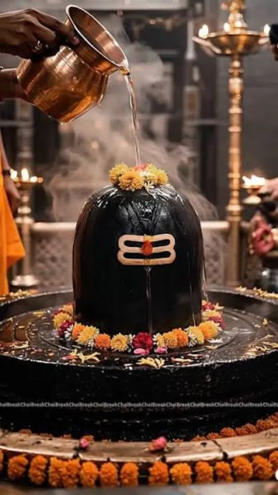सावन में जलाभिषेक से पहले जान लें ये 8 जरूरी नियम, भोलेनाथ की कृपा से पूरी होंगी हर मनोकामनाएं