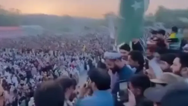 मुश्किल में शहबाज-मुनीर! 'बच्चा-बच्चा...' के नारों से गूंजा POK, पाकिस्तान के खिलाफ POK में विद्रोह तेज