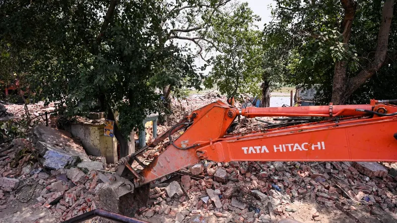दिल्ली में भू-माफियाओं की खैर नहीं! एक्शन मोड में DDA, बिना नोटिस चलेगा बुलडोजर, FIR के साथ होगी वसूली