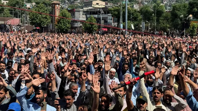 rebellion in PoK Thousands of protesters marching towards the capital independence from Pakistan