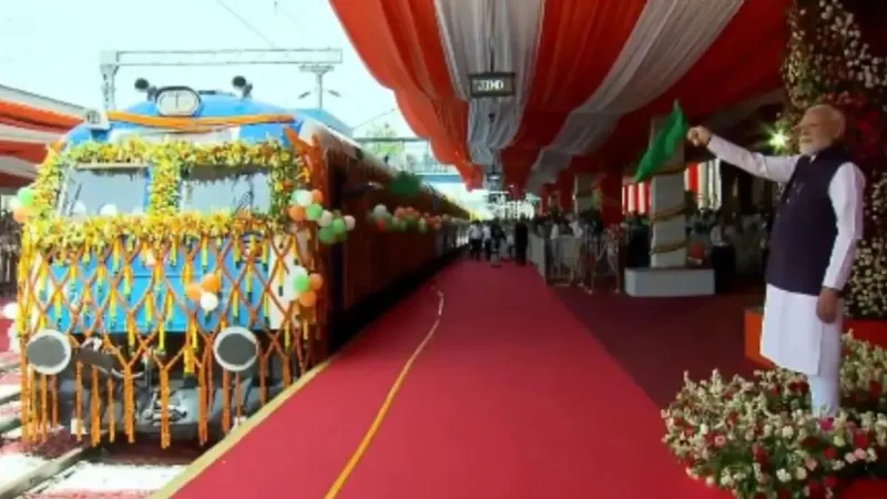 Hydrogen Train: भारत की पहली हाइड्रोजन ट्रेन हुई लॉन्च, PM मोदी ने जींद में हरी झंडी दिखाकर किया रवाना